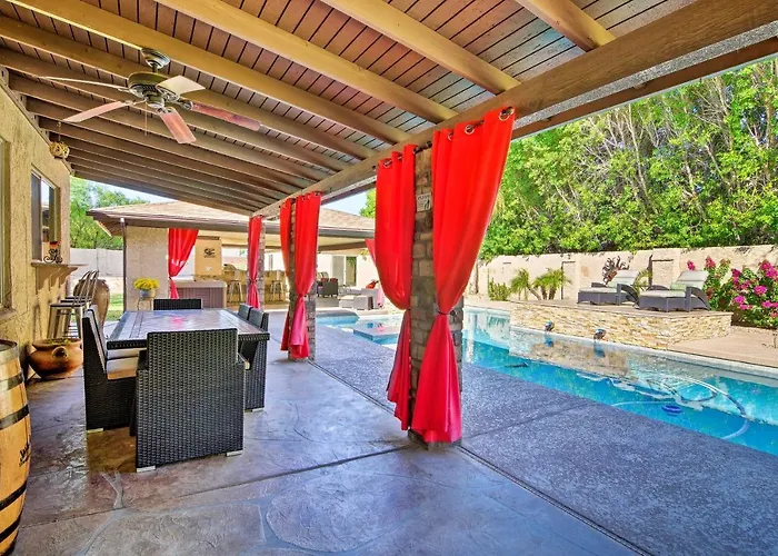 Pool, Bar & Game Room: Red Mountain Oasis Mesa