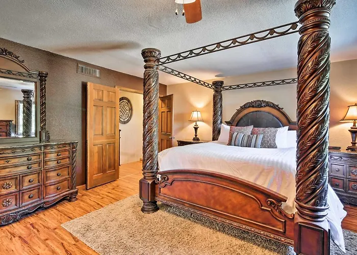 Pool, Bar & Game Room: Red Mountain Oasis Mesa