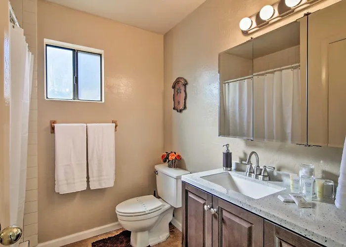 Pool, Bar & Game Room: Red Mountain Oasis * Mesa