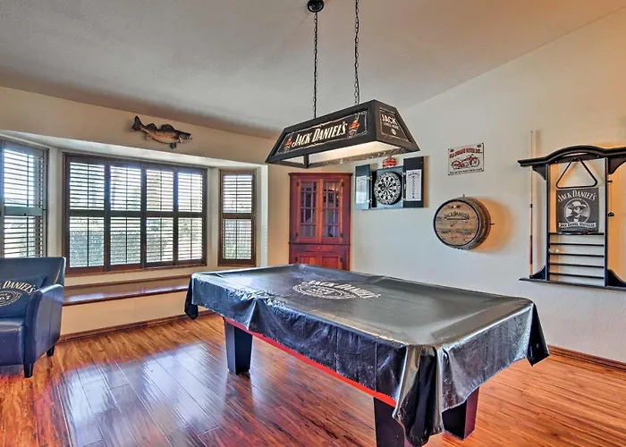 Сasa de vacaciones Pool, Bar & Game Room: Red Mountain Oasis