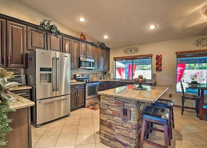 Сasa de vacaciones Pool, Bar & Game Room: Red Mountain Oasis Mesa