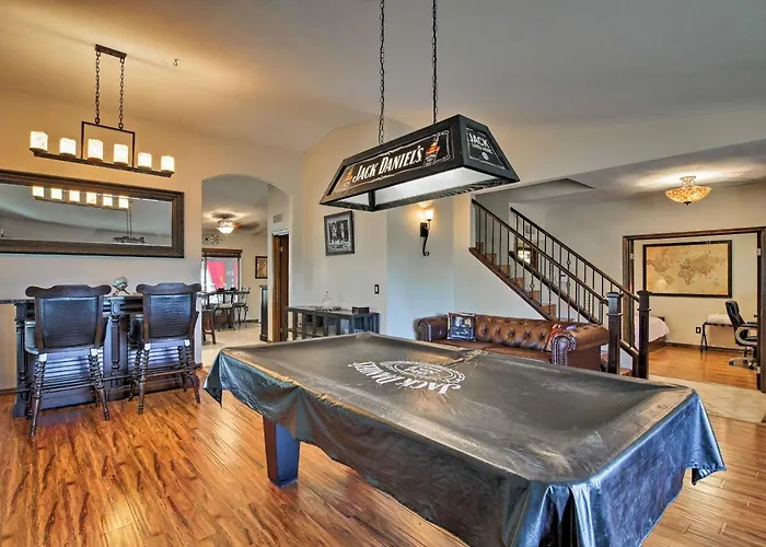 Pool, Bar & Game Room: Red Mountain Oasis * Mesa